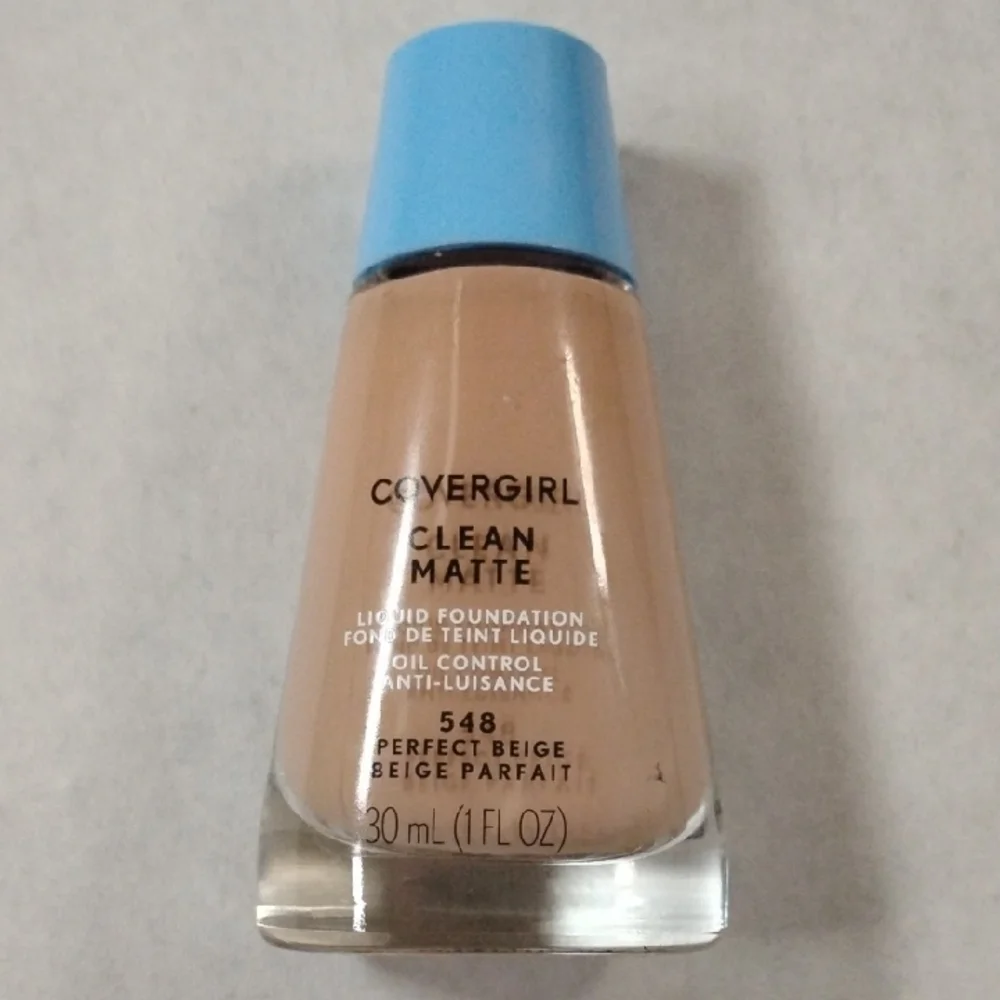 COVERGIRL Clean Matte Liquid Foundation 548 Perfect Beige 1 fl oz Liquid Fresh